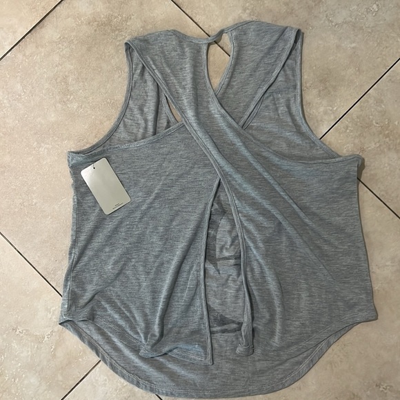 NWT Disney Minnie Mouse Open Back Tank - Picture 5 of 7